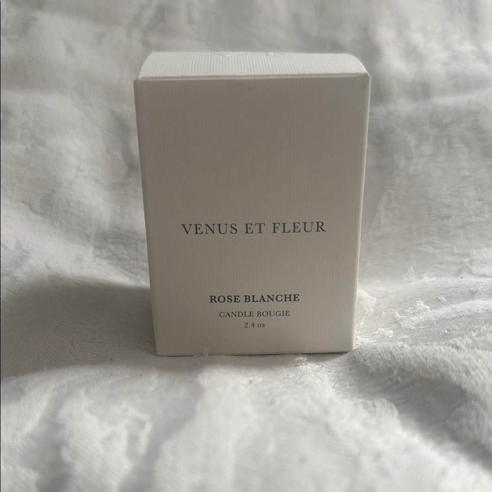 Venus et fleur rose blanche candle